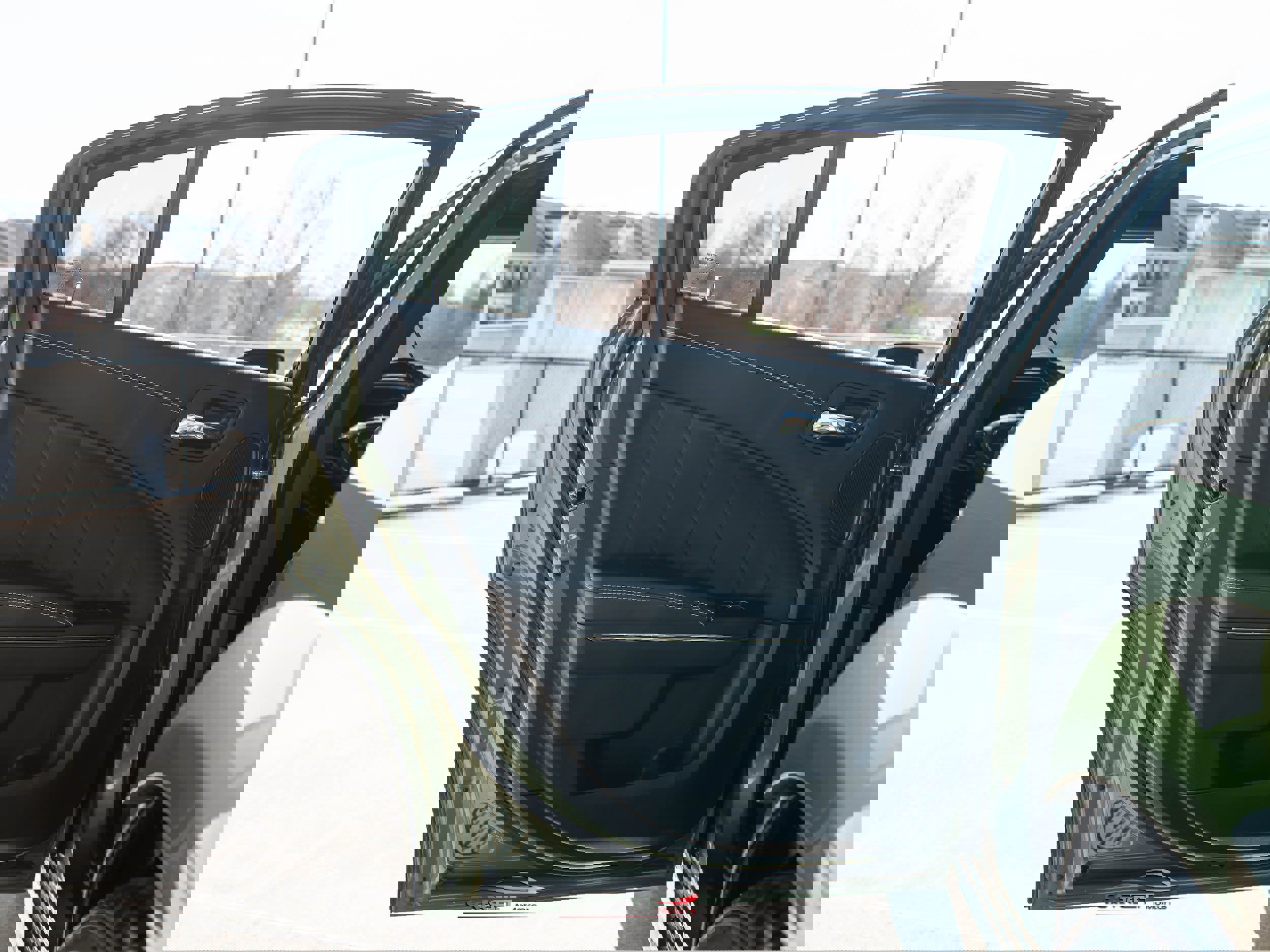 Used 2022 Dodge Charger SRT Hellcat w/ Harman/Kardon Audio Group image 40