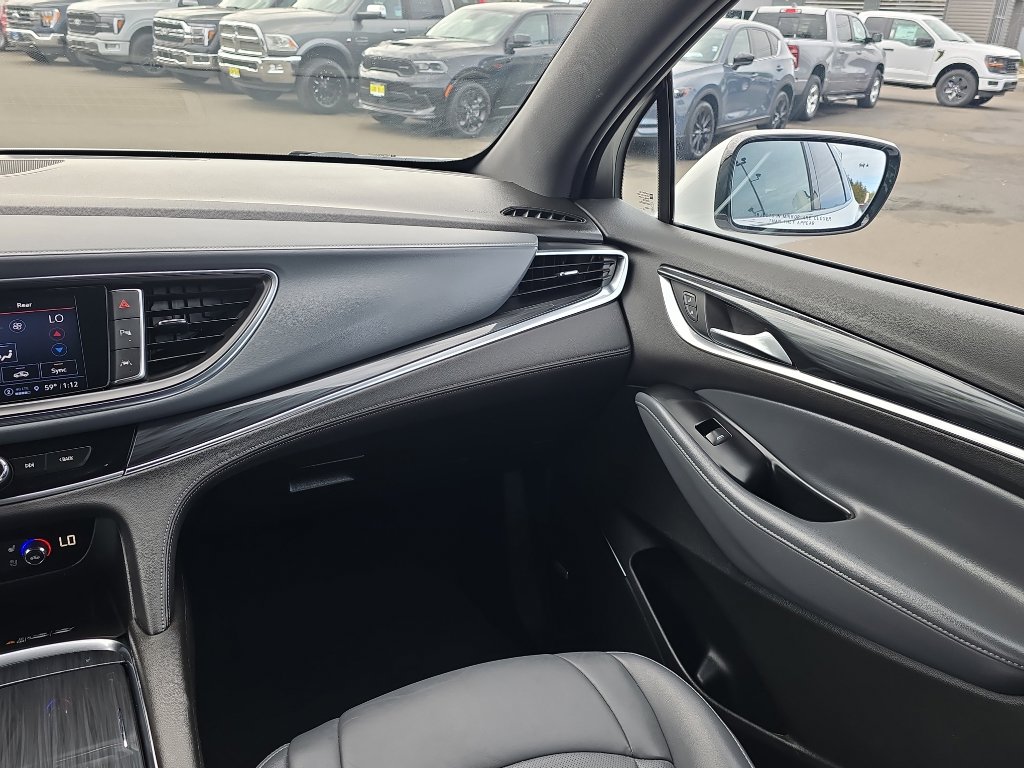 Used 2024 Buick Enclave Premium image 23