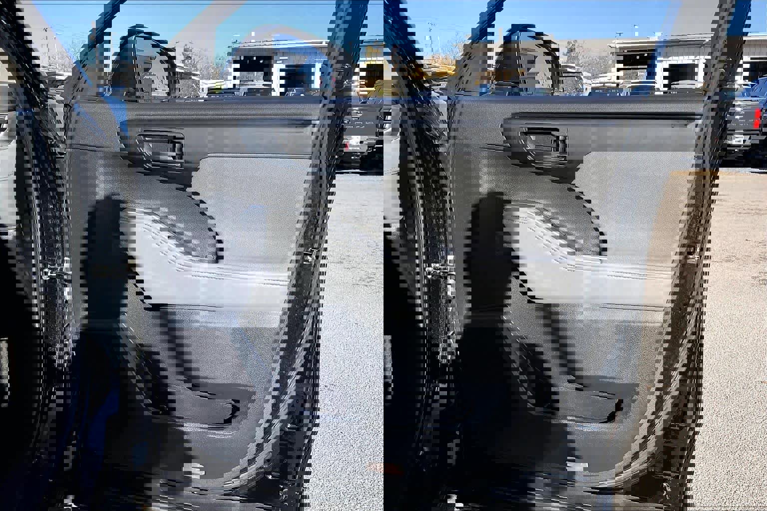 Used 2023 Toyota Highlander LE image 21