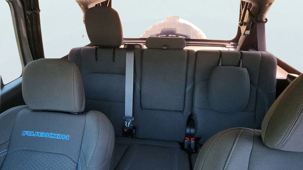 Used 2022 Jeep Wrangler Unlimited Rubicon 4xe w/ Steel Bumper Group image 15