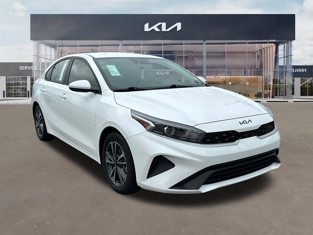 Certified 2024 Kia Forte LXS FWD image 1