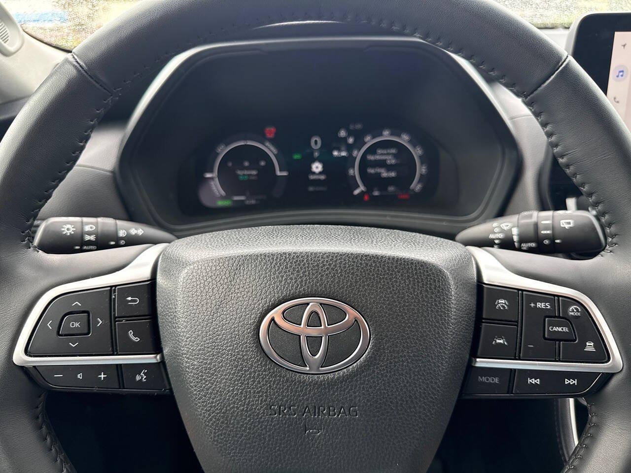 Used 2025 Toyota Grand Highlander AWD Hybrid image 28