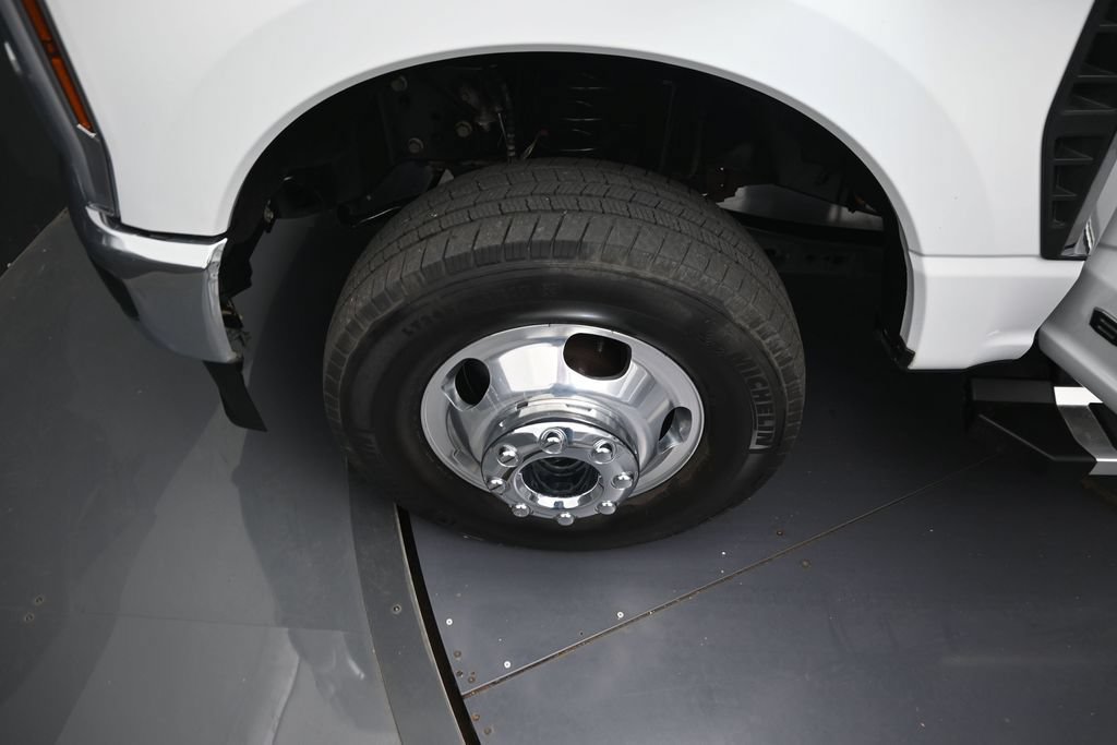 Used 2025 Ford F350 Lariat AWD/4WD image 20