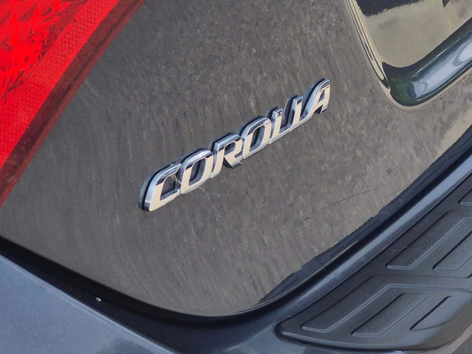 Used 2017 Toyota Corolla LE FWD image 13