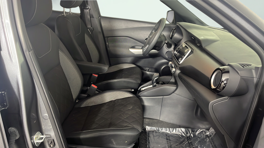 Used 2019 Nissan Kicks SV FWD image 16