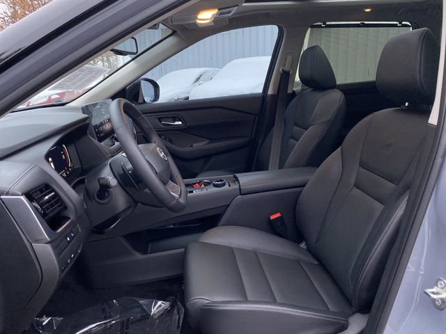 Used 2025 Nissan Rogue SL w/ SL Premium Package image 4