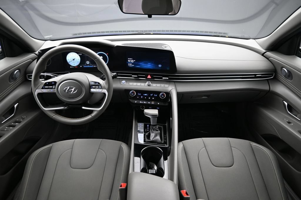 Certified 2023 Hyundai Elantra SEL w/ Convenience Package FWD image 13