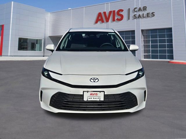 Used 2025 Toyota Camry LE image 2