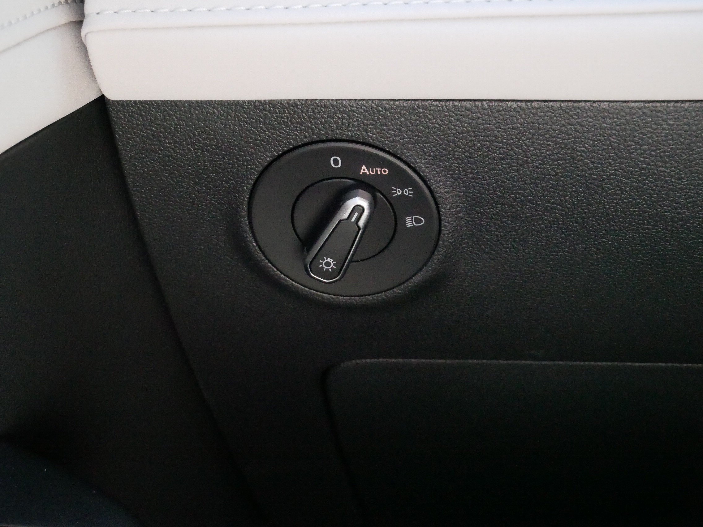 Certified 2025 Volkswagen Taos SE AWD/4WD image 27