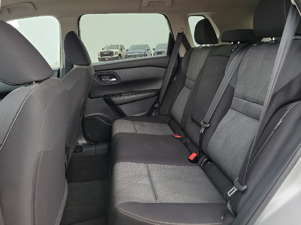 Used 2024 Nissan Rogue SV AWD/4WD image 19