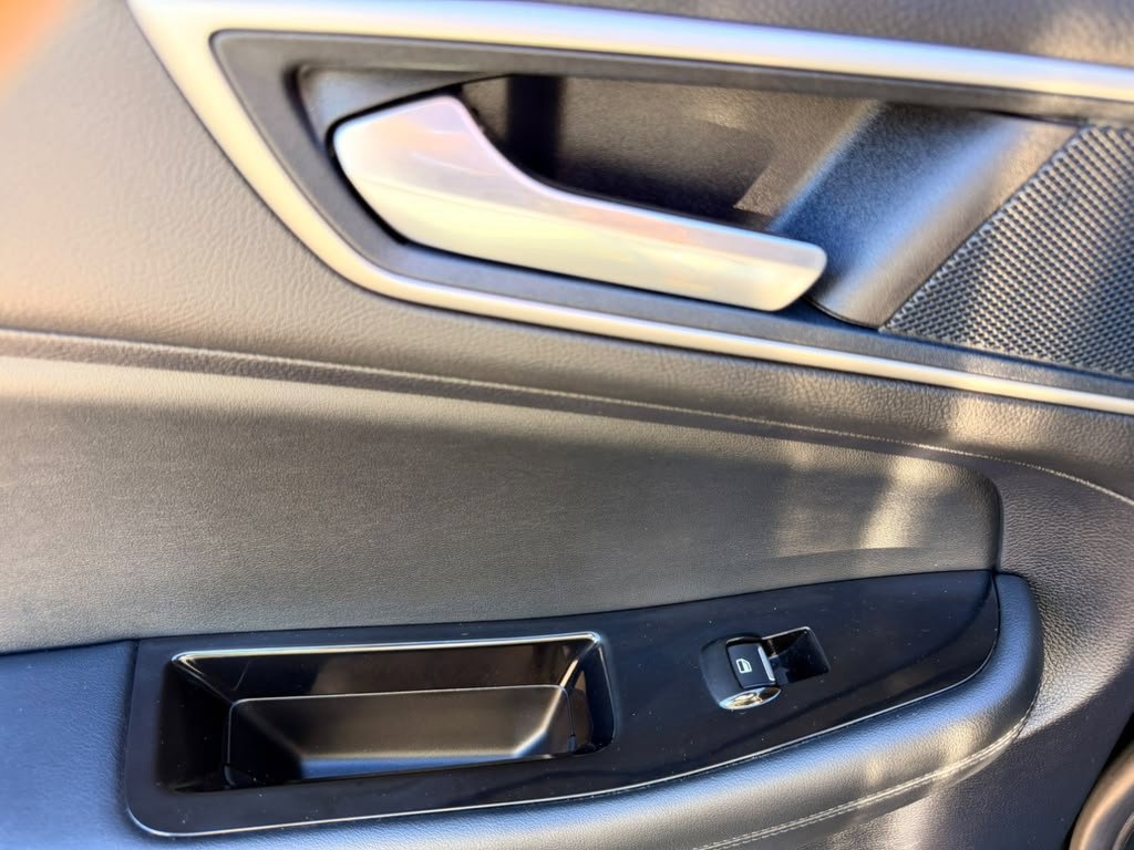 Used 2019 Ford Edge SEL w/ Equipment Group 201A AWD/4WD image 18