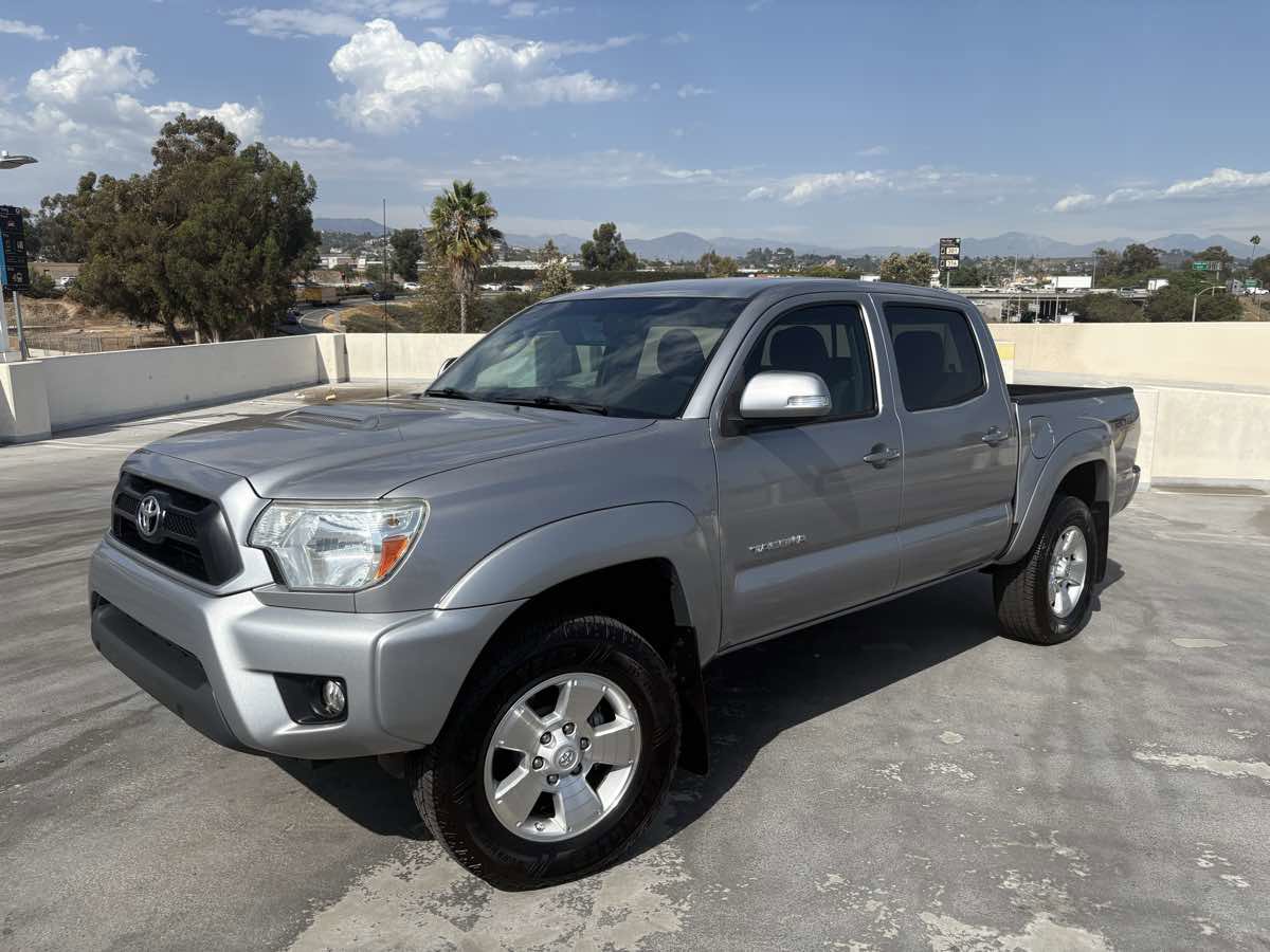 Used 2015 Toyota Tacoma PreRunner image 2