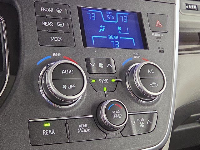 Used 2019 Toyota Sienna XLE Premium FWD image 19
