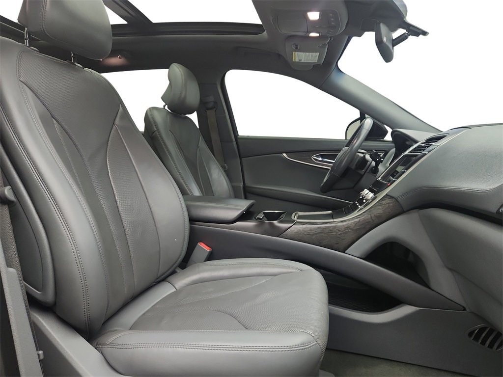 Used 2019 Lincoln Nautilus Reserve image 28