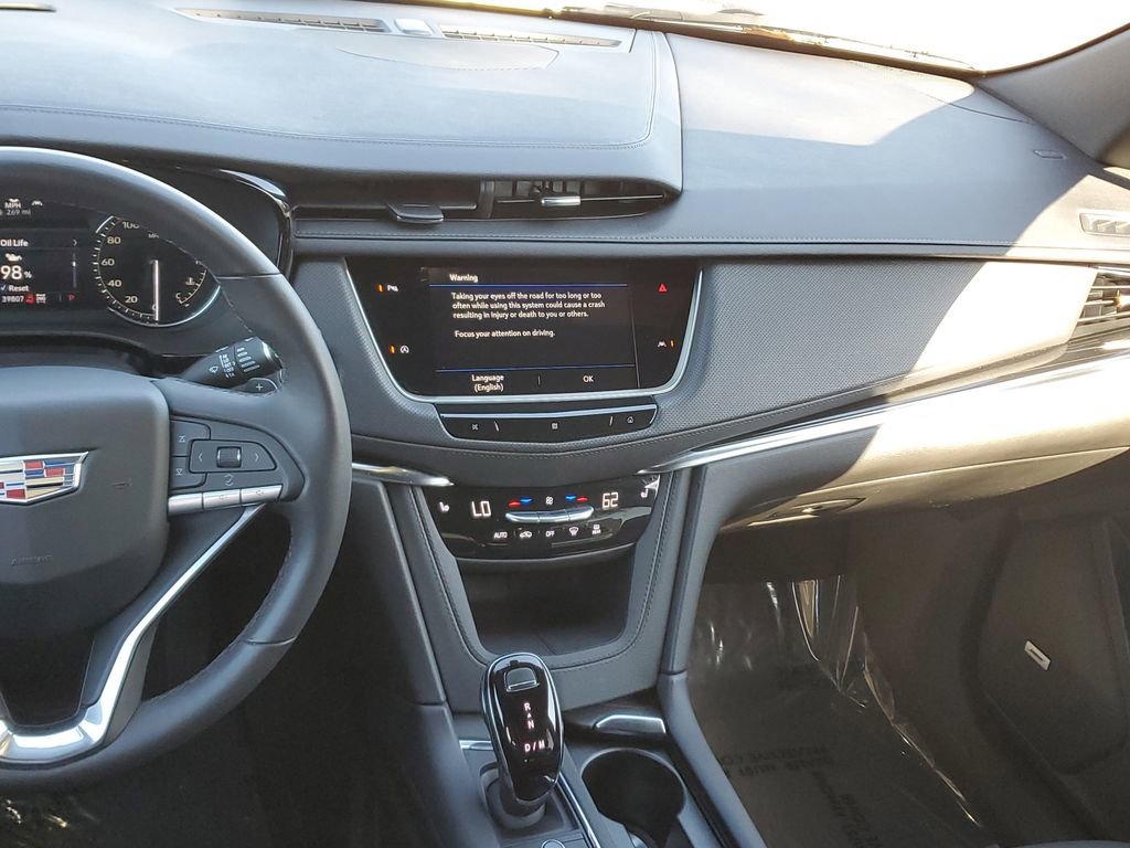 Certified 2021 Cadillac XT6 Luxury w/ LPO, Floor Liner Package image 18