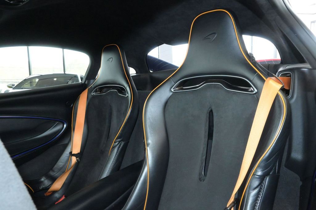 Used 2023 McLaren Artura RWD image 23