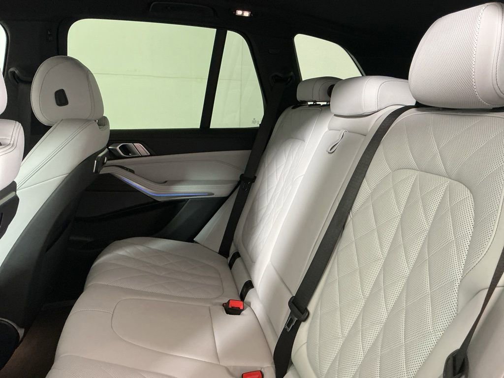 Certified 2025 BMW X5 xDrive50e AWD/4WD image 27