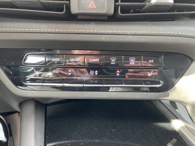 Used 2023 Buick Envision Essence image 35