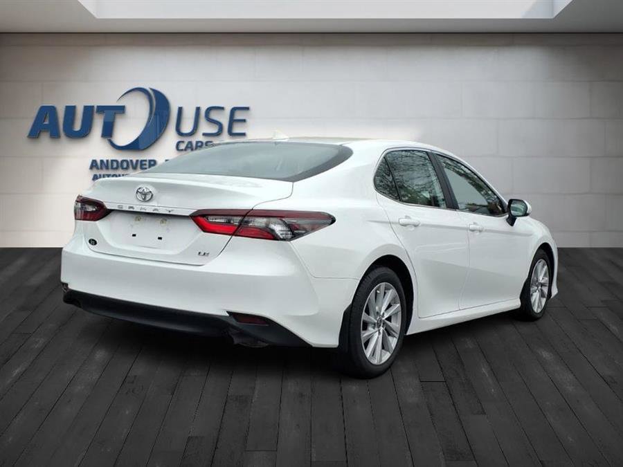 Used 2022 Toyota Camry LE image 9
