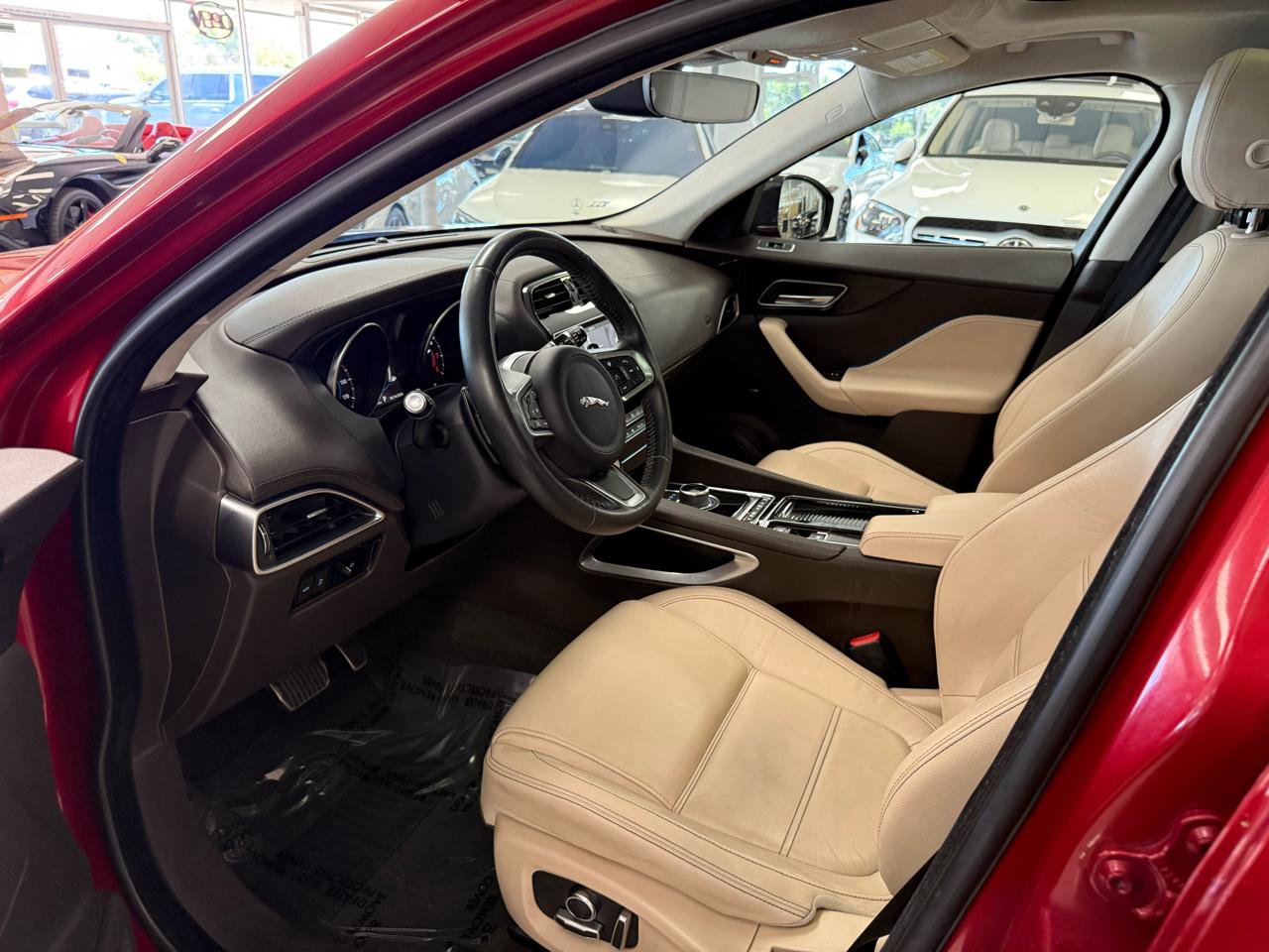 Used 2019 Jaguar F-PACE Prestige AWD/4WD image 11