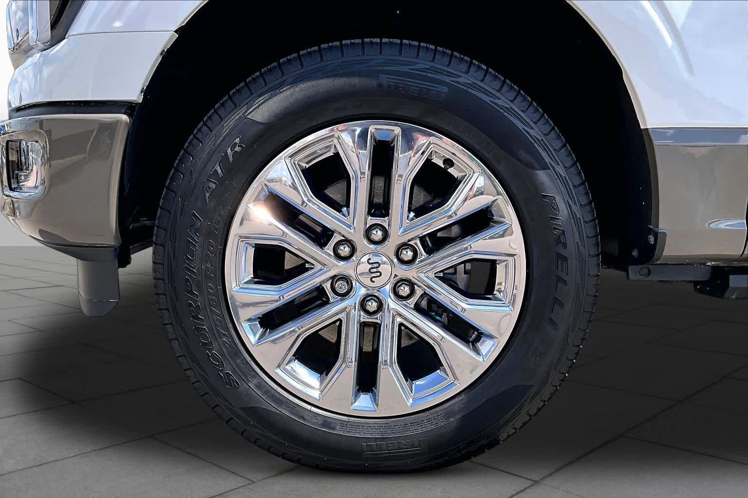 Used 2025 Ford F150 King Ranch w/ FX4 Off-Road Package AWD/4WD image 11