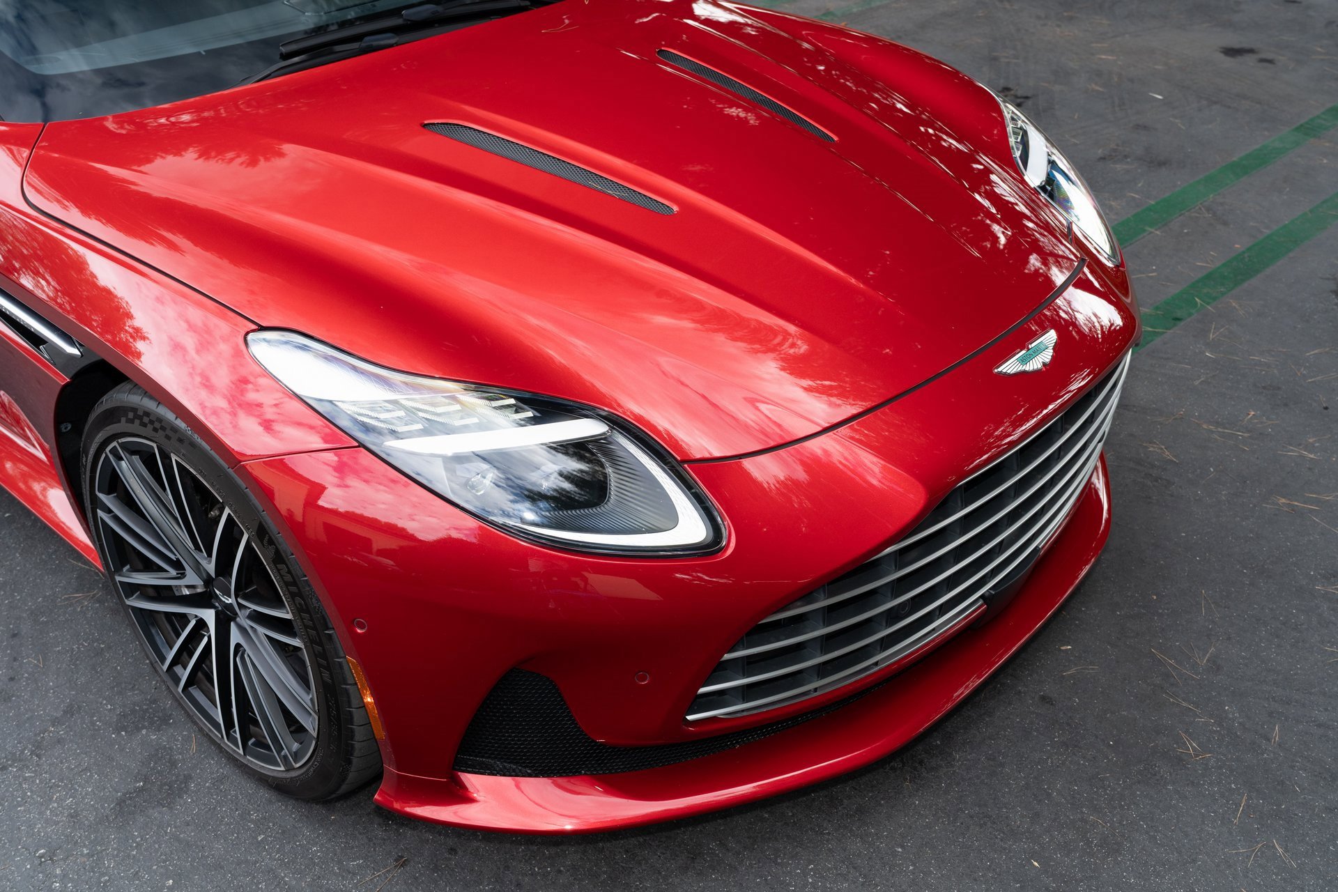 Used 2024 Aston Martin DB12 Coupe image 9