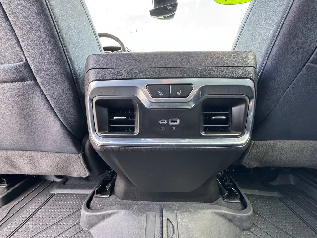 Used 2024 Chevrolet Silverado 1500 High Country w/ High Country Premium Package AWD/4WD image 35