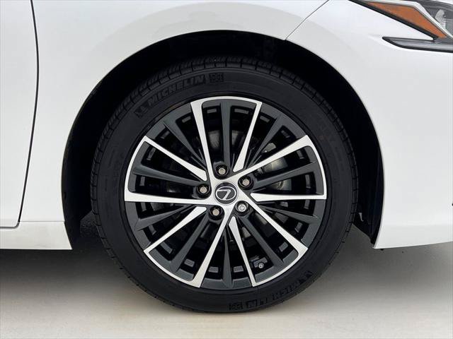 Certified 2025 Lexus ES 350 w/ Premium Package FWD image 28