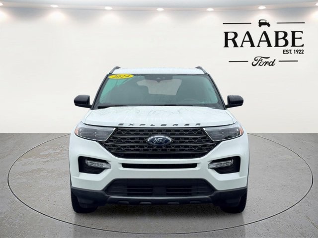 Used 2024 Ford Explorer XLT w/ Equipment Group 202A AWD/4WD image 2