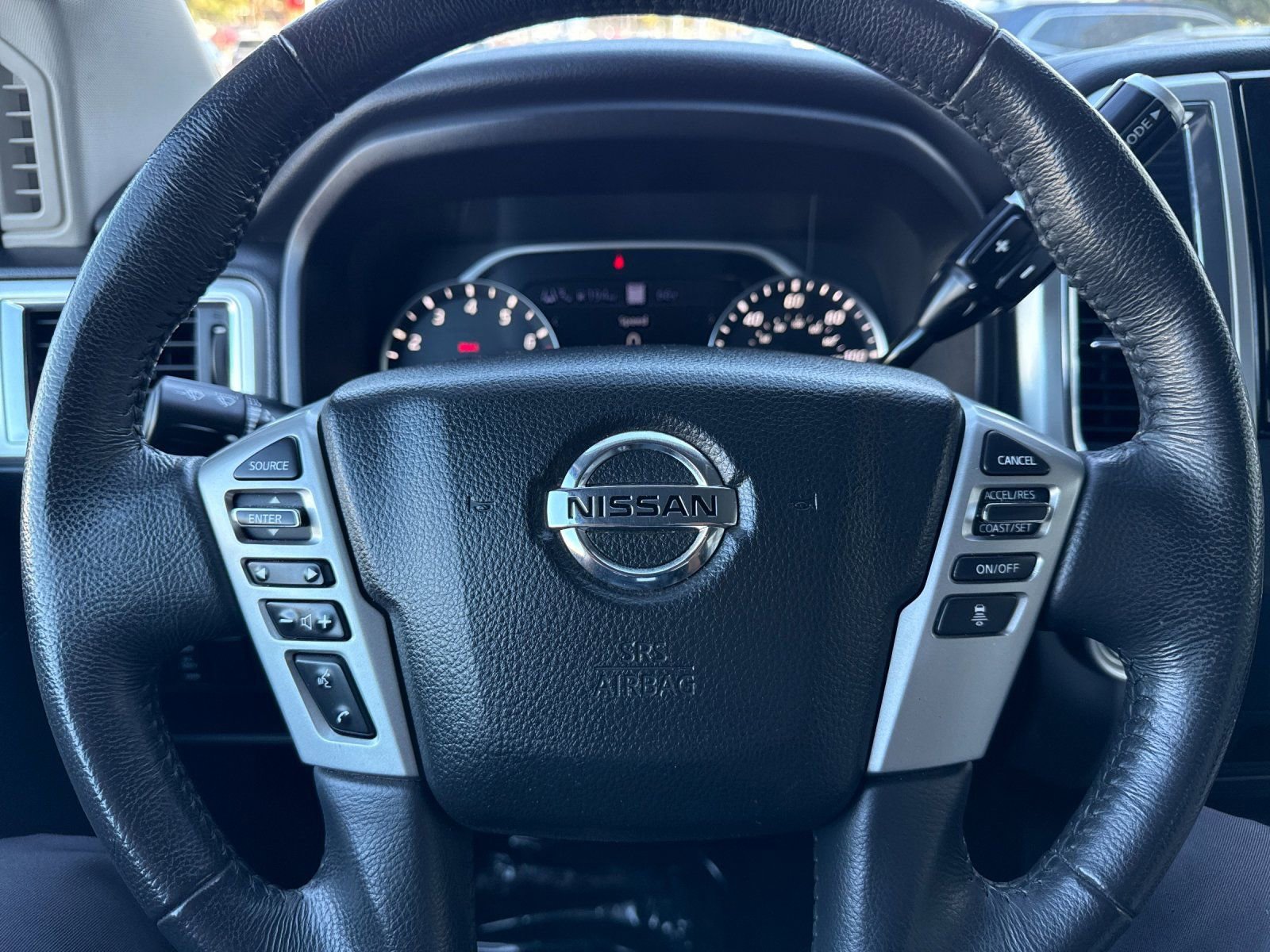 Used 2021 Nissan Titan SV w/ SV Convenience Package image 22