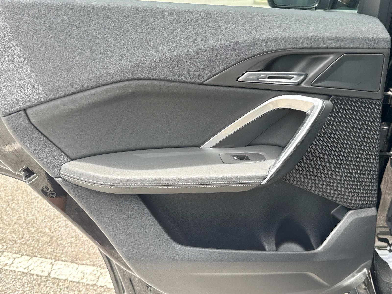 Certified 2025 BMW X1 xDrive28i w/ Technology Package image 12