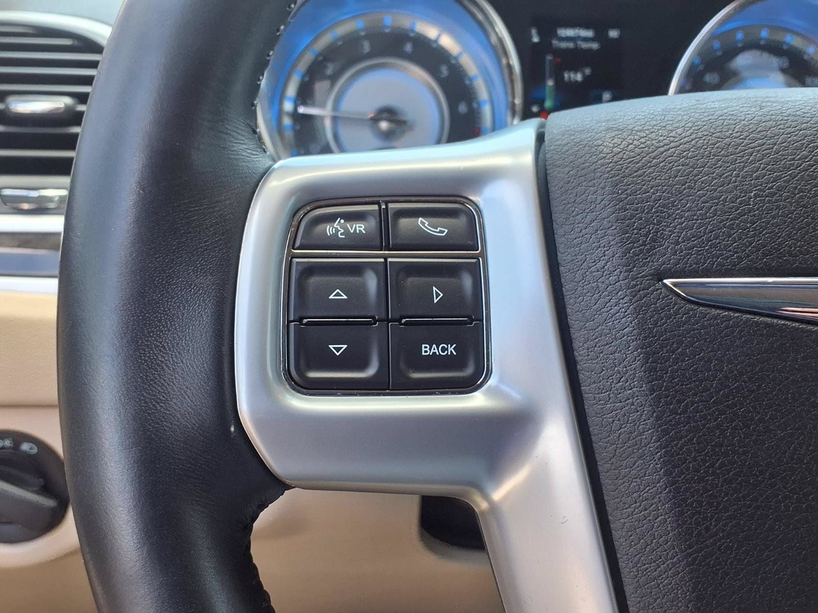 Used 2014 Chrysler 300 RWD image 22