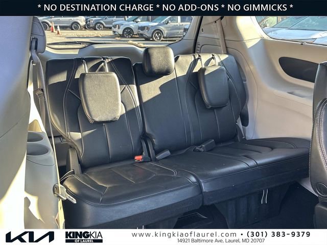 Used 2022 Chrysler Pacifica Touring-L image 18