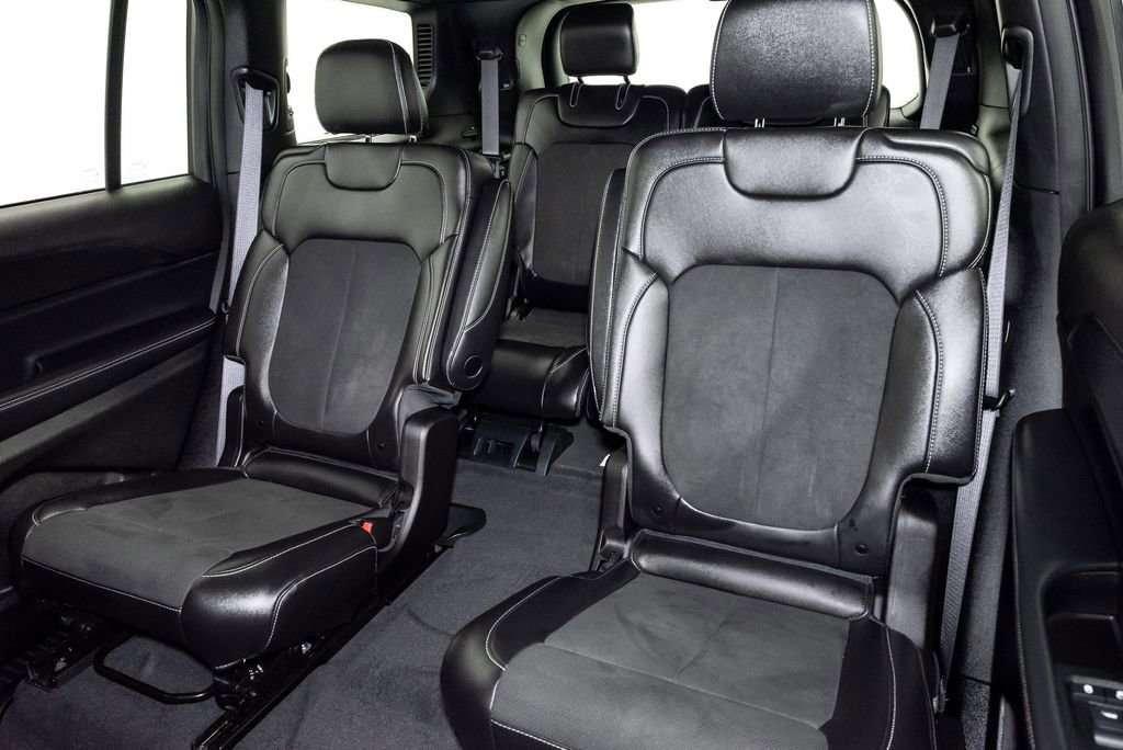 Used 2025 Jeep Grand Cherokee L Altitude image 20