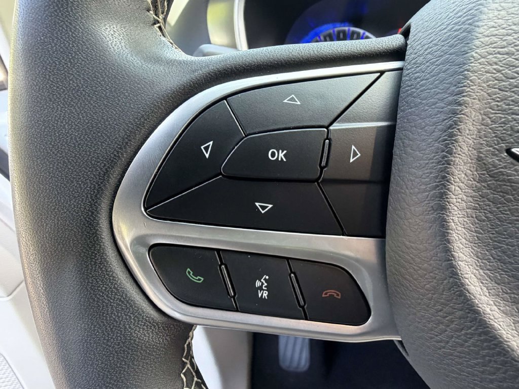 Used 2024 Chrysler Pacifica Touring-L FWD image 23
