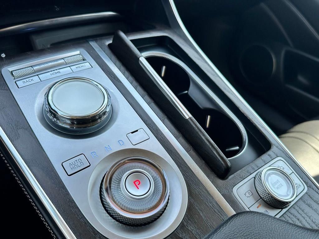 Used 2024 Genesis GV80 2.5T image 17