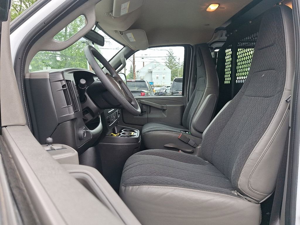 Used 2024 GMC Savana 2500 w/ Driver Convenience Package RWD image 13