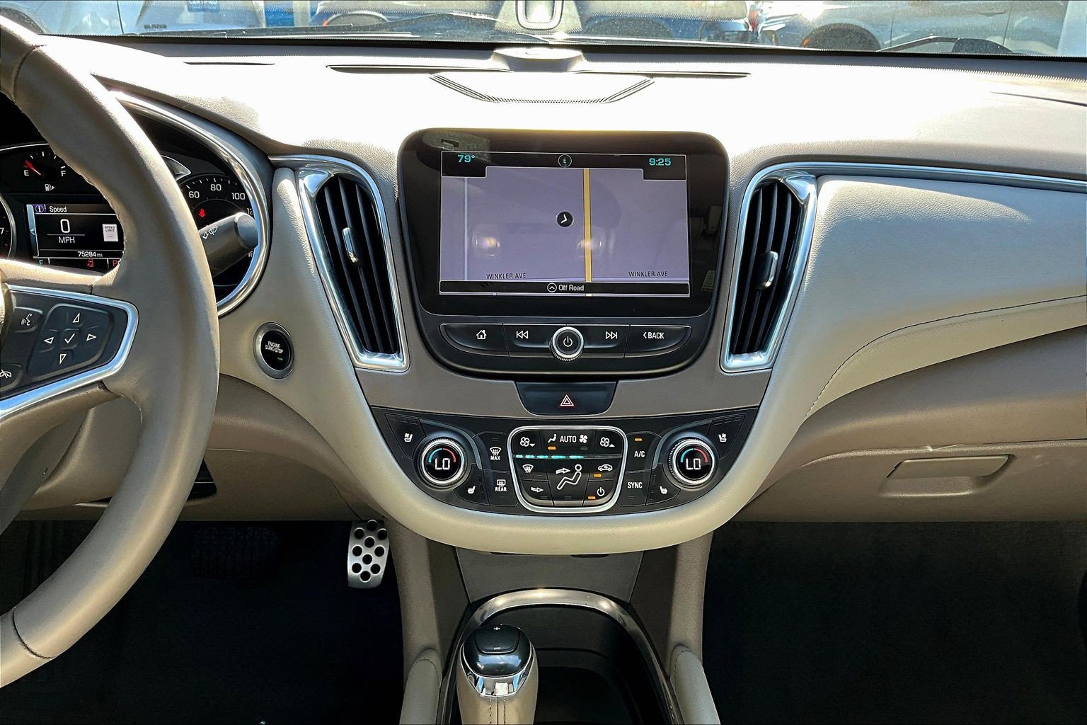 Used 2017 Chevrolet Malibu Premier w/ Driver Confidence Package FWD image 15