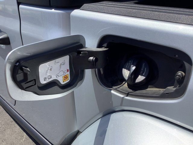 Used 2023 Jeep Gladiator Willys image 23