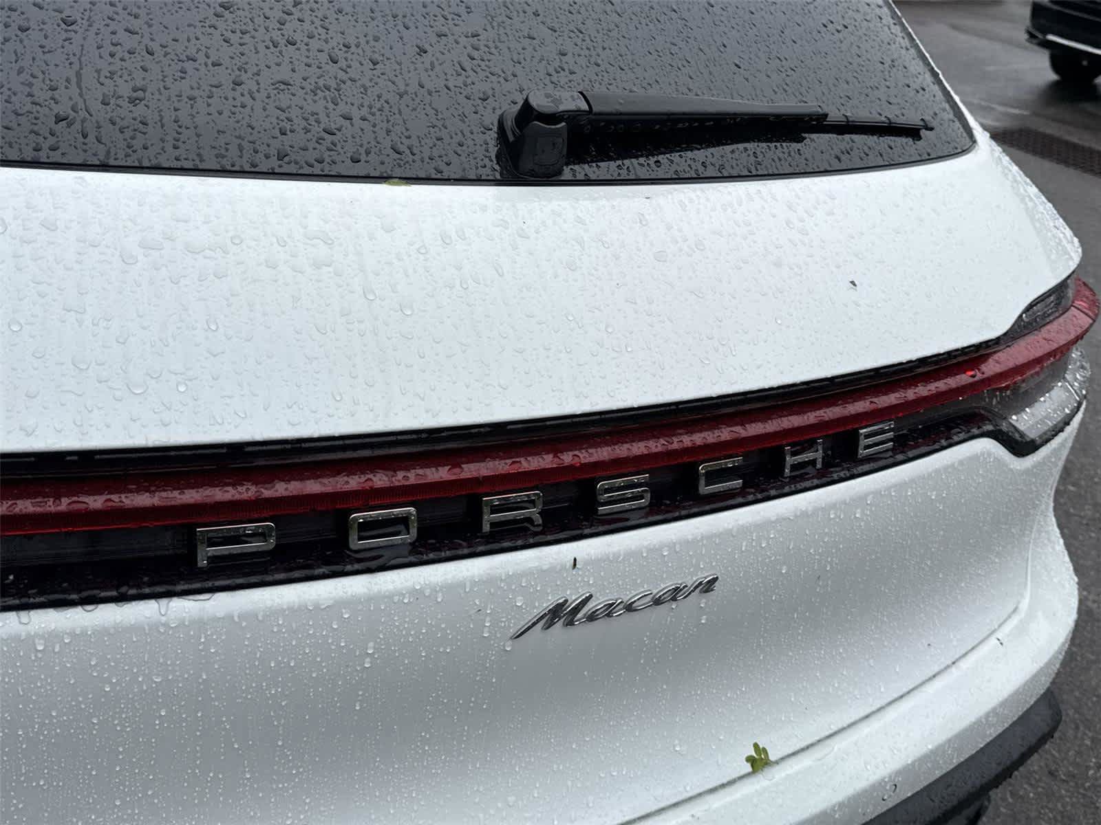 Used 2024 Porsche Macan AWD/4WD image 10