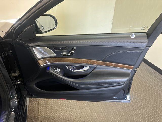 Used 2016 Mercedes-Benz S 550 4MATIC Sedan image 34