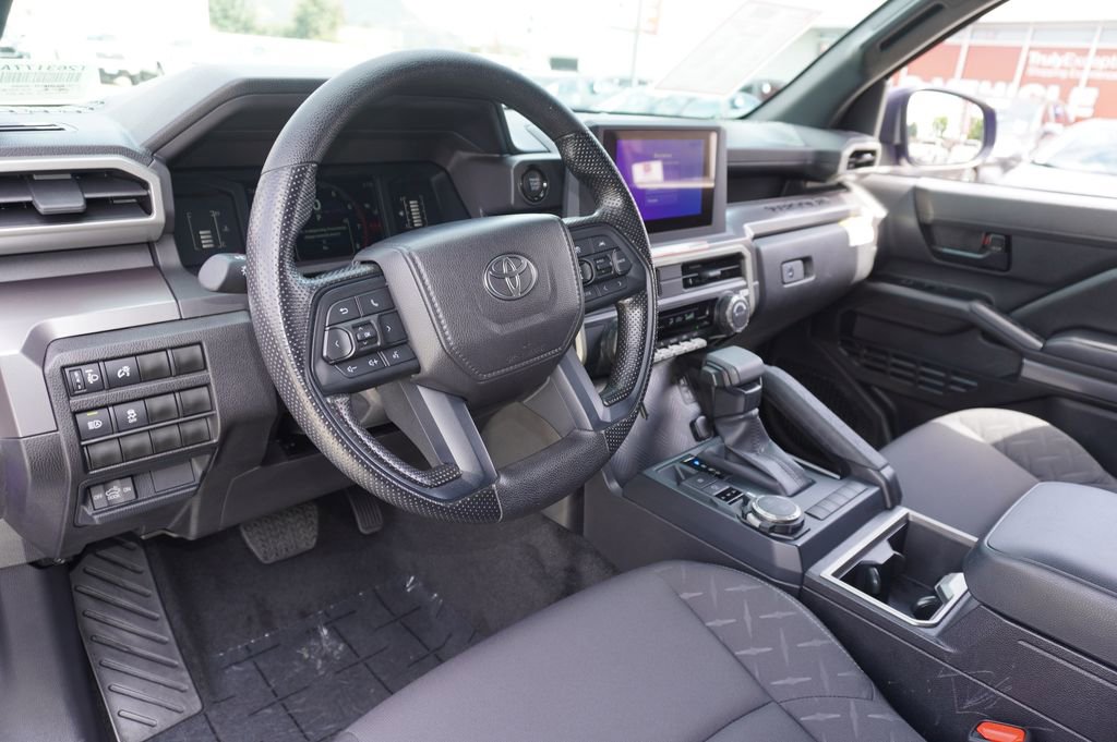 Certified 2025 Toyota Tacoma SR5 AWD/4WD image 10