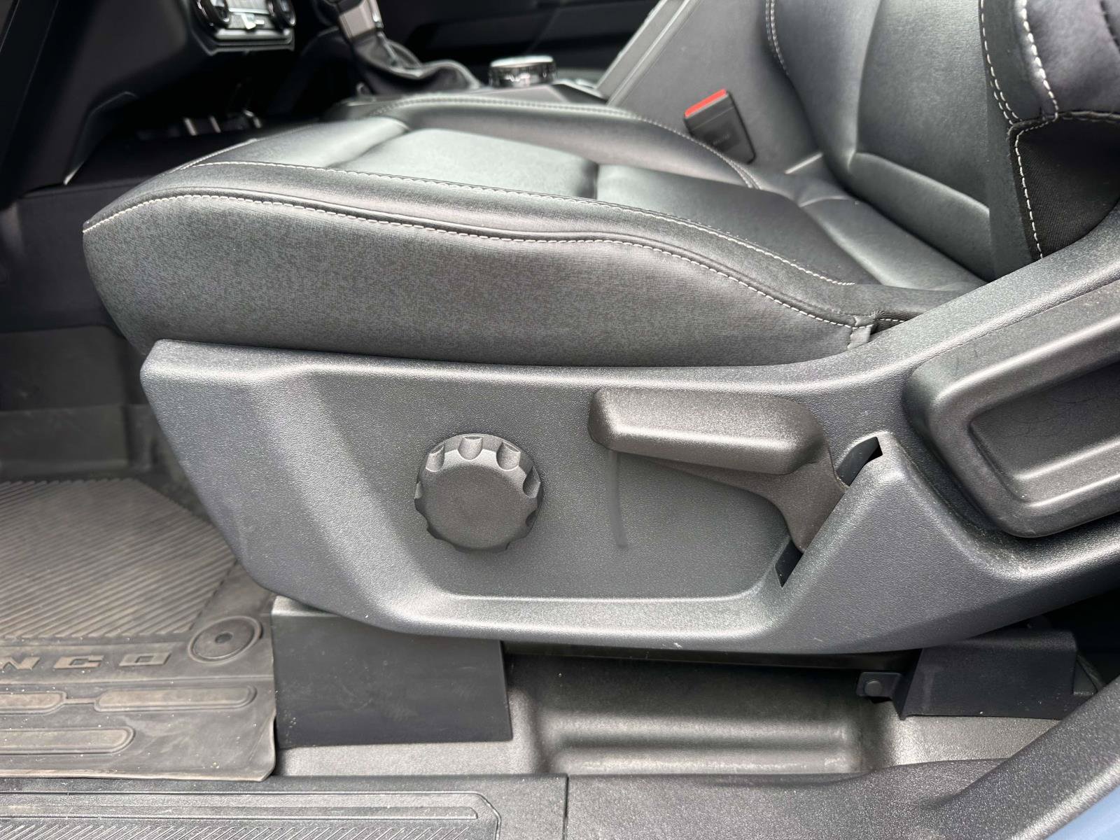 Used 2025 Ford Bronco Badlands AWD/4WD image 11