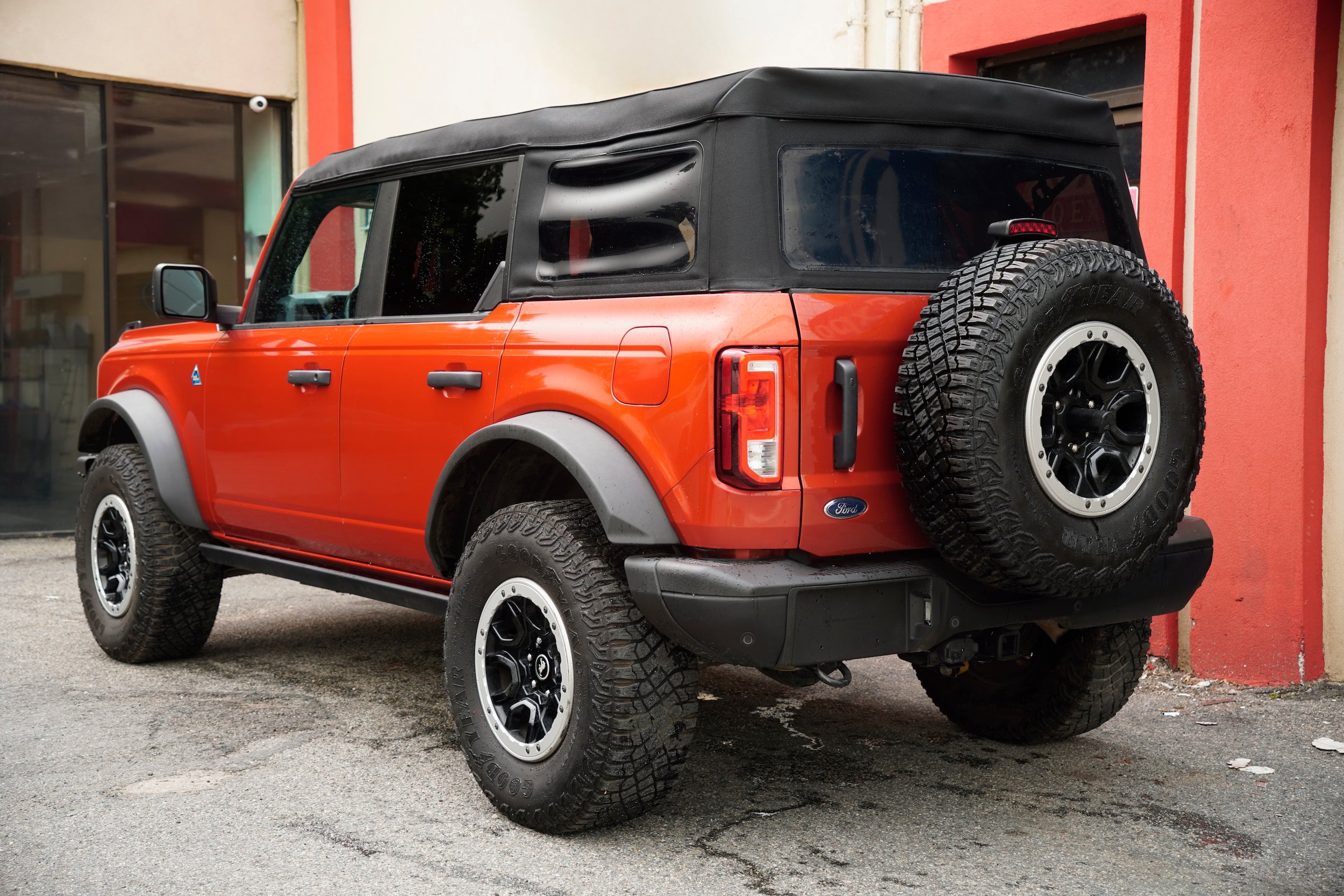 Used 2023 Ford Bronco Black Diamond w/ Sasquatch Package AWD/4WD image 4