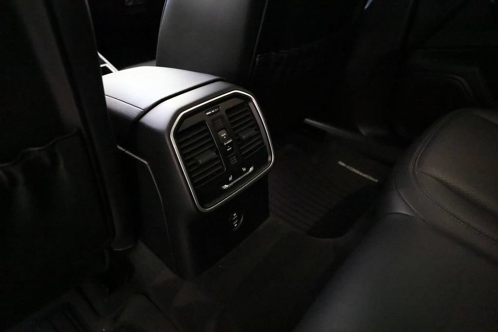 Used 2023 Porsche Macan AWD/4WD image 15
