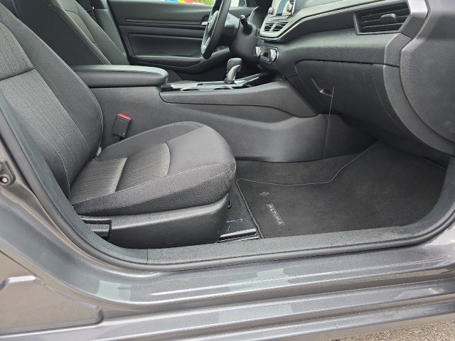 Used 2024 Nissan Altima 2.5 SV image 45