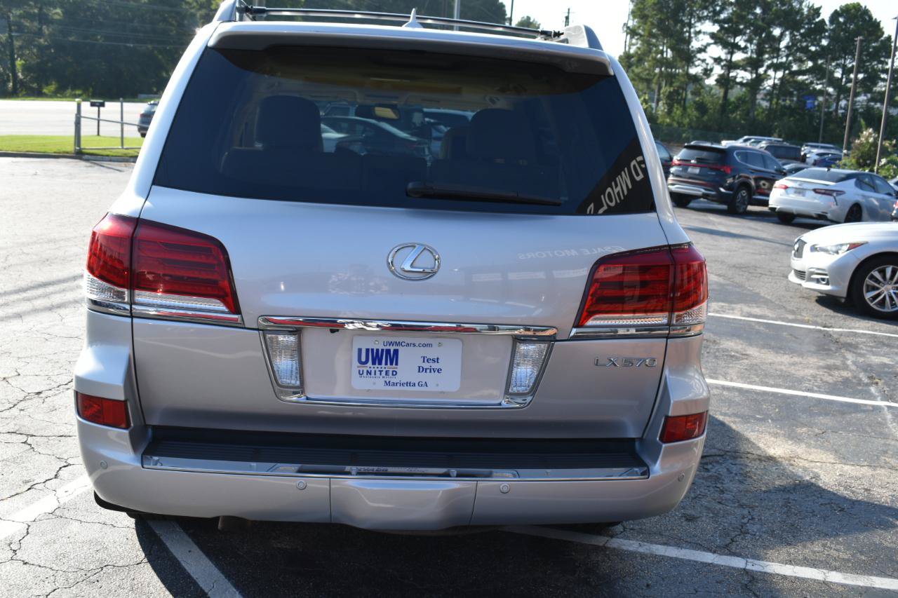 Used 2013 Lexus LX 570 4WD w/ Luxury Pkg image 4