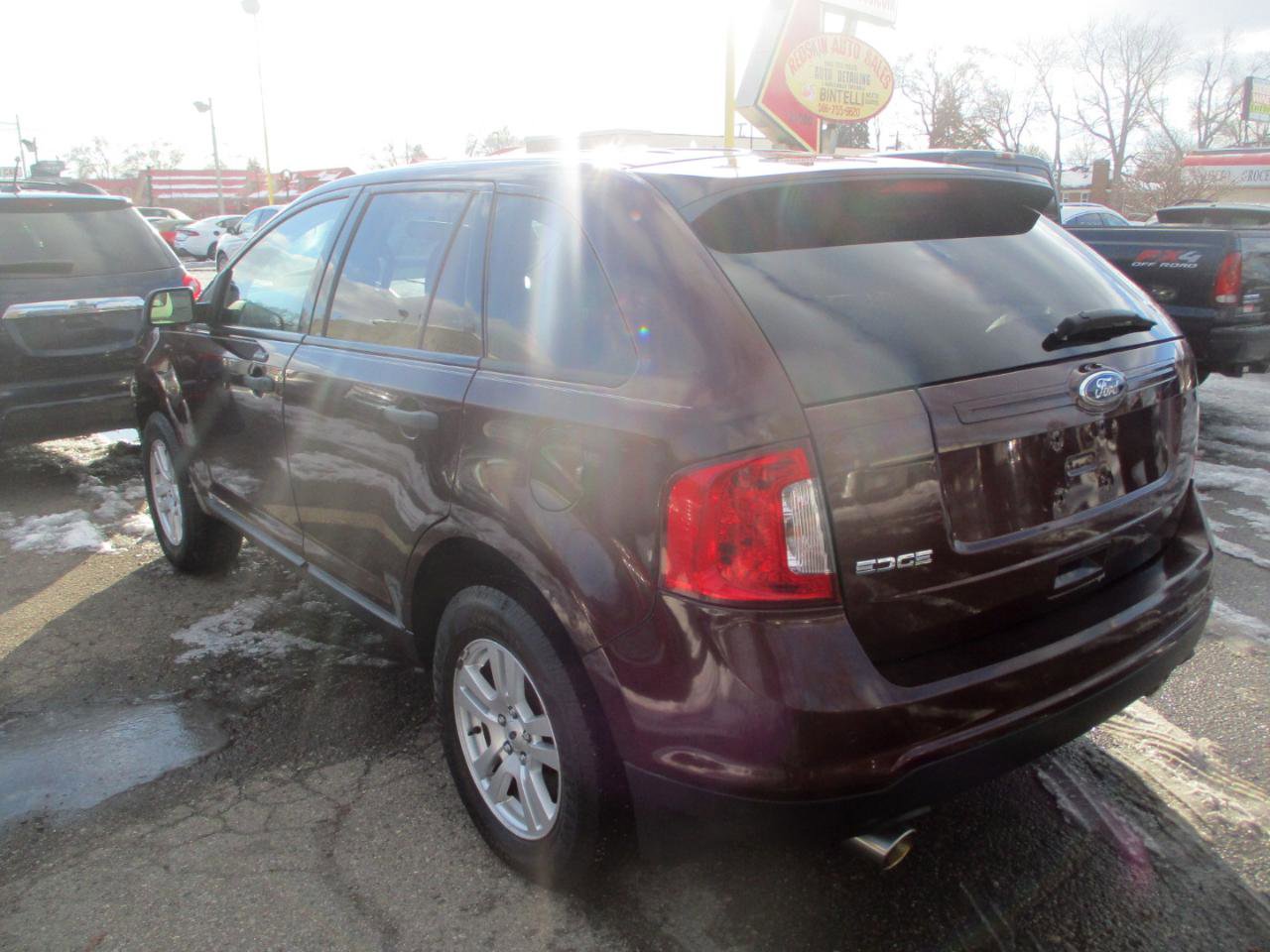 Used 2012 Ford Edge SE image 4