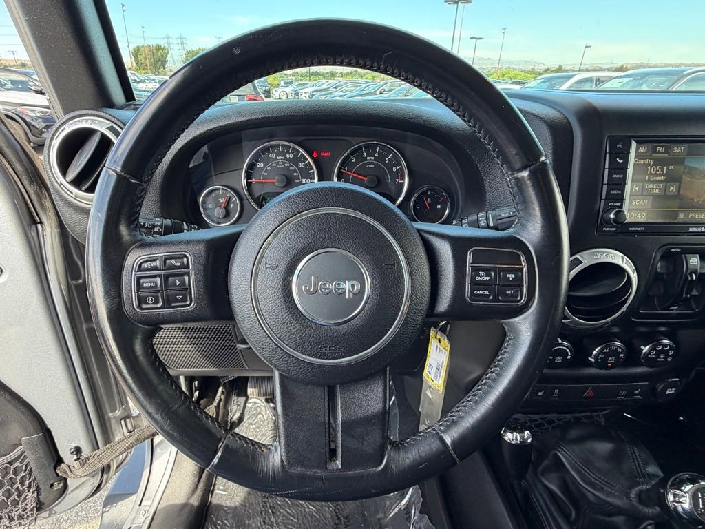 Used 2015 Jeep Wrangler Unlimited Sahara w/ Dual Top Group AWD/4WD image 21