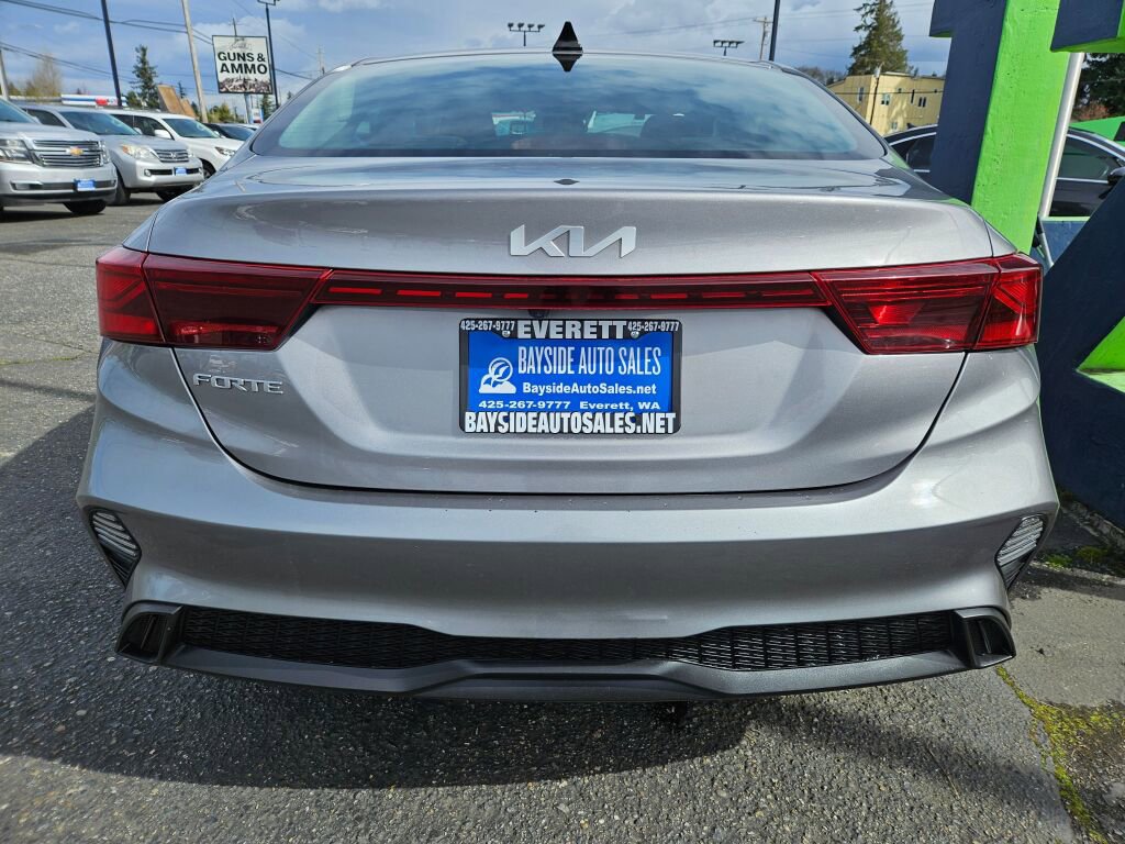 Used 2023 Kia Forte LXS FWD image 4